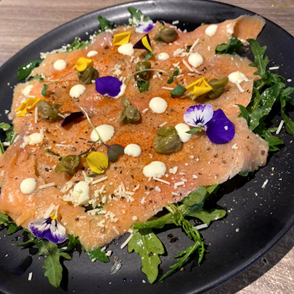 Restobar-Prime-carpaccio-de-salmón